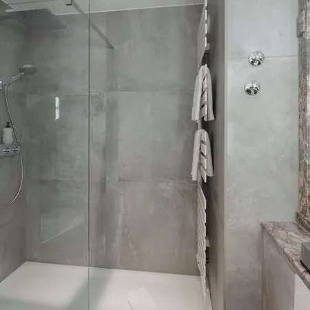 Ney Hotell 3*